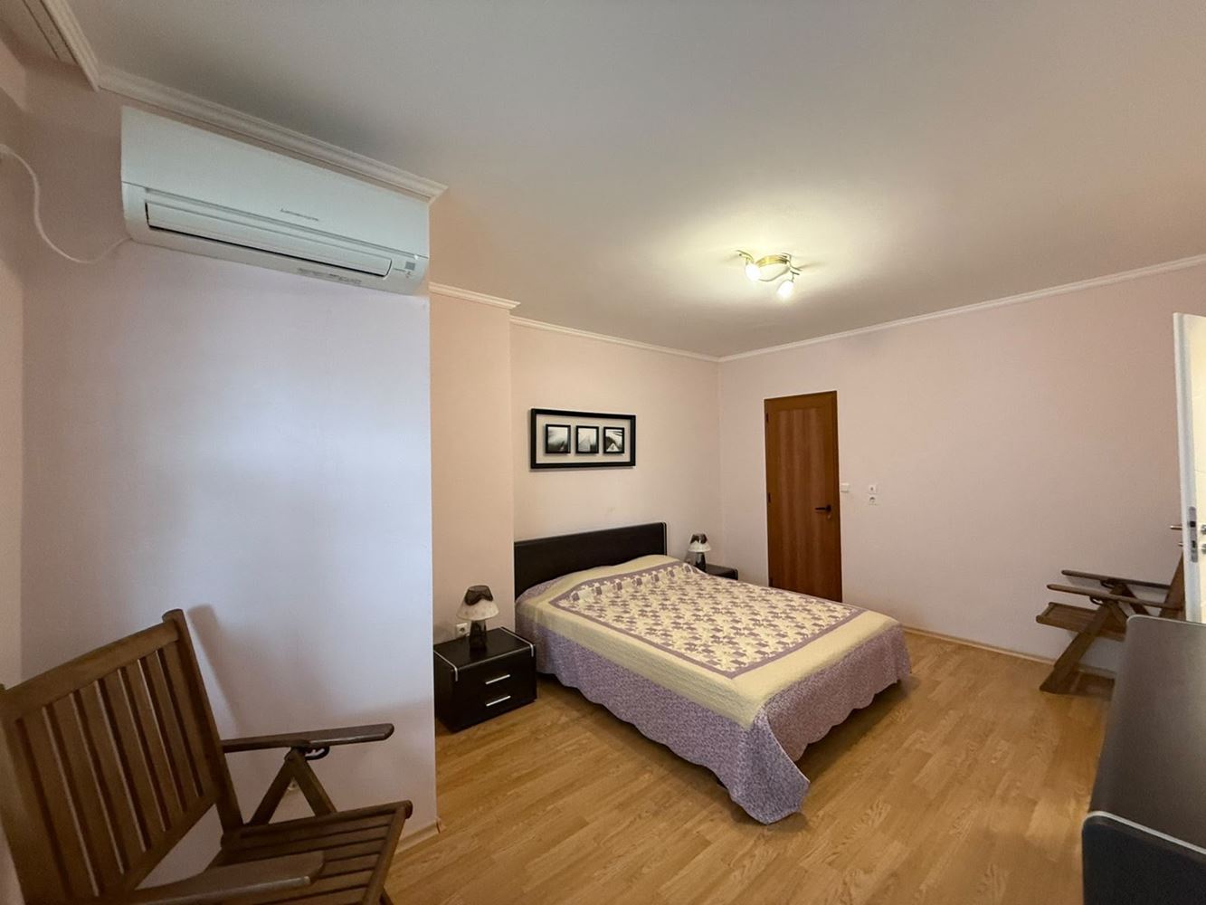 Large Two-Bedroom Apartment Opposite the Sanatorium in Pomorie – Three Terraces, Walk-In Wardrobe and Two Bathrooms