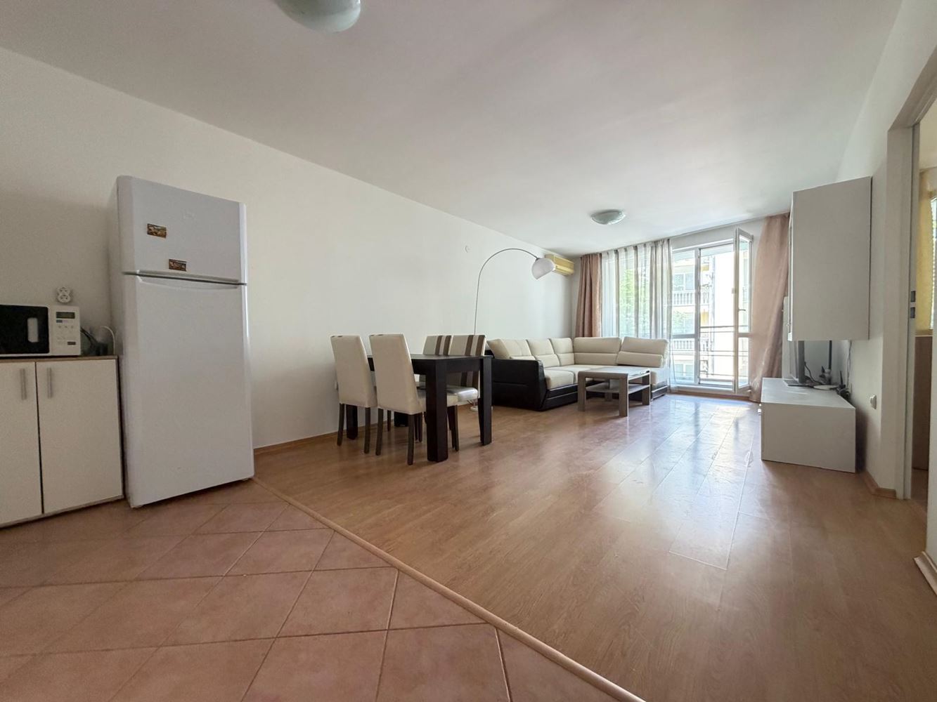 Spacious one-bedroom apartment in Pomorie – with a large terrace and excellent investment potential