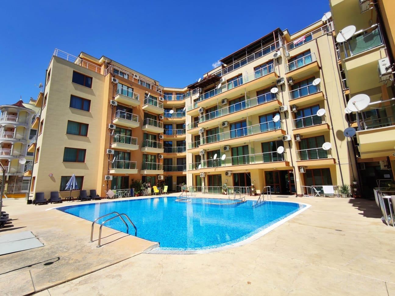 Panoramic one-bedroom apartment with large terrace and open view – Sunny Beach