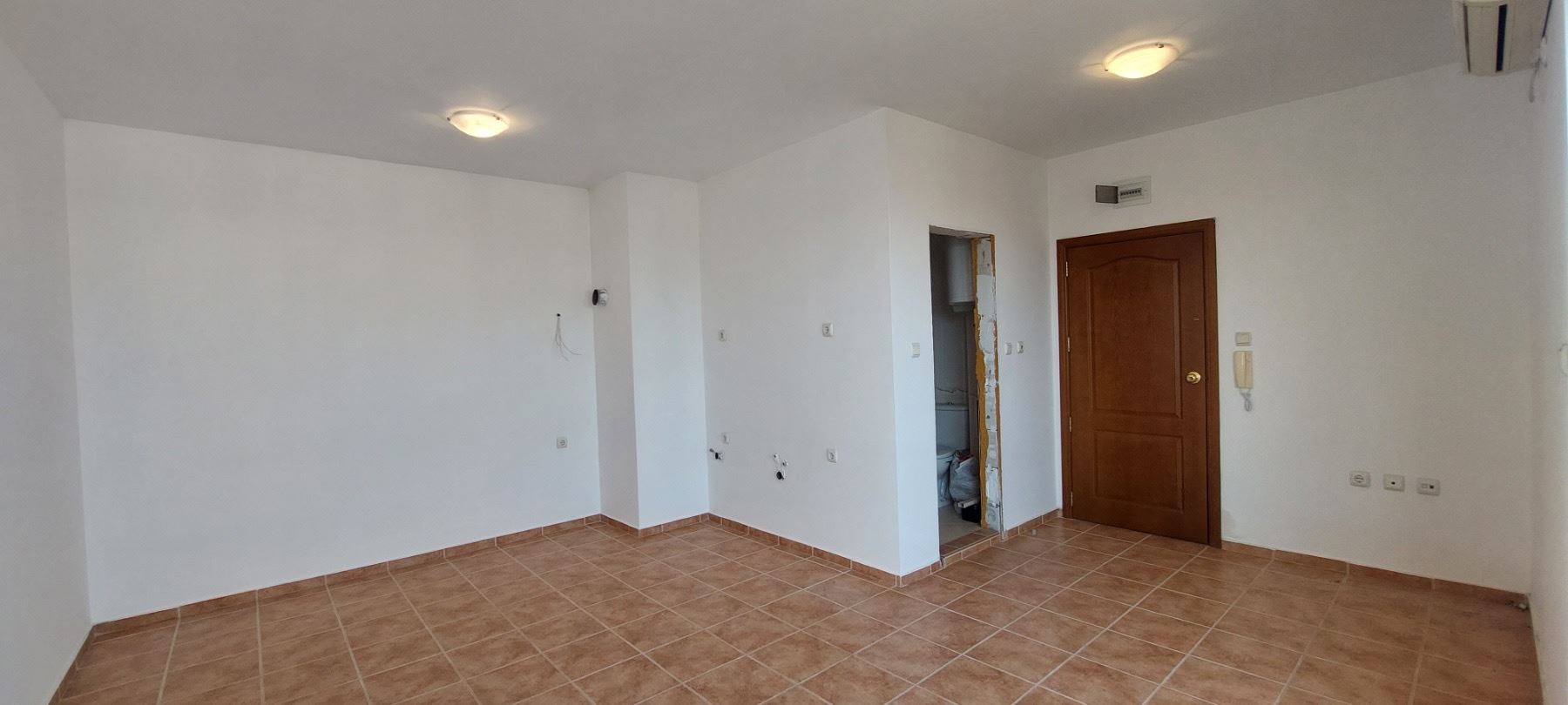 Bright Studio on the Top Floor in Sunny Beach – Freedom to Create Your Ideal Seaside Home