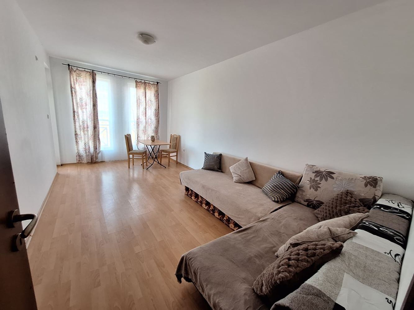 Spacious one-bedroom apartment in a luxury complex with pools and sports facilities