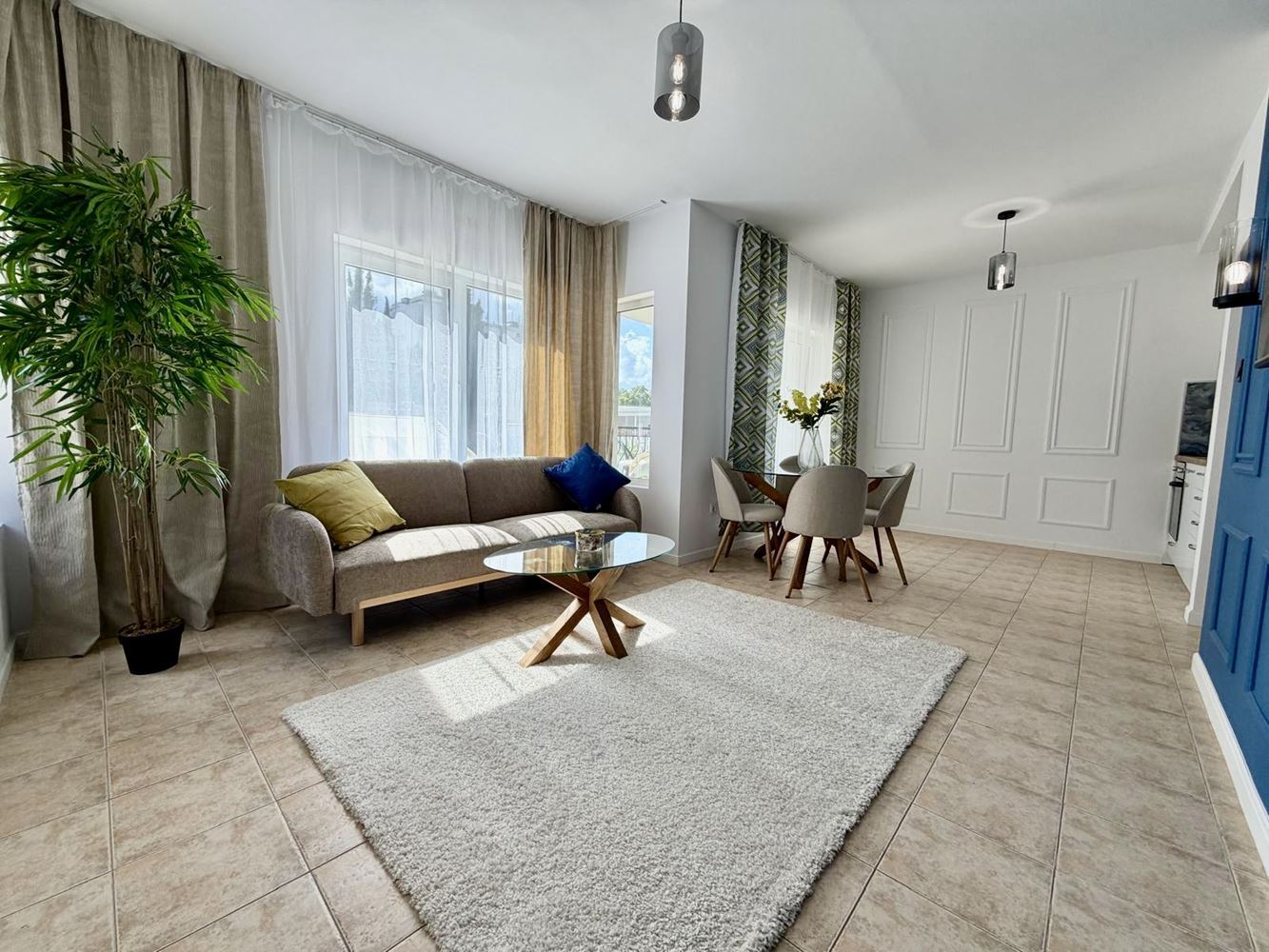 Stylish and Modernly Furnished One-Bedroom Apartment with Pool View in Sveti Vlas