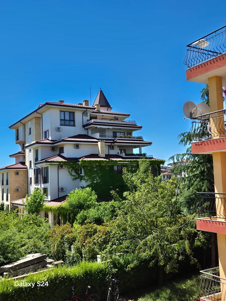Bright two-bedroom apartment in a quiet area of Nessebar with a low maintenance fee