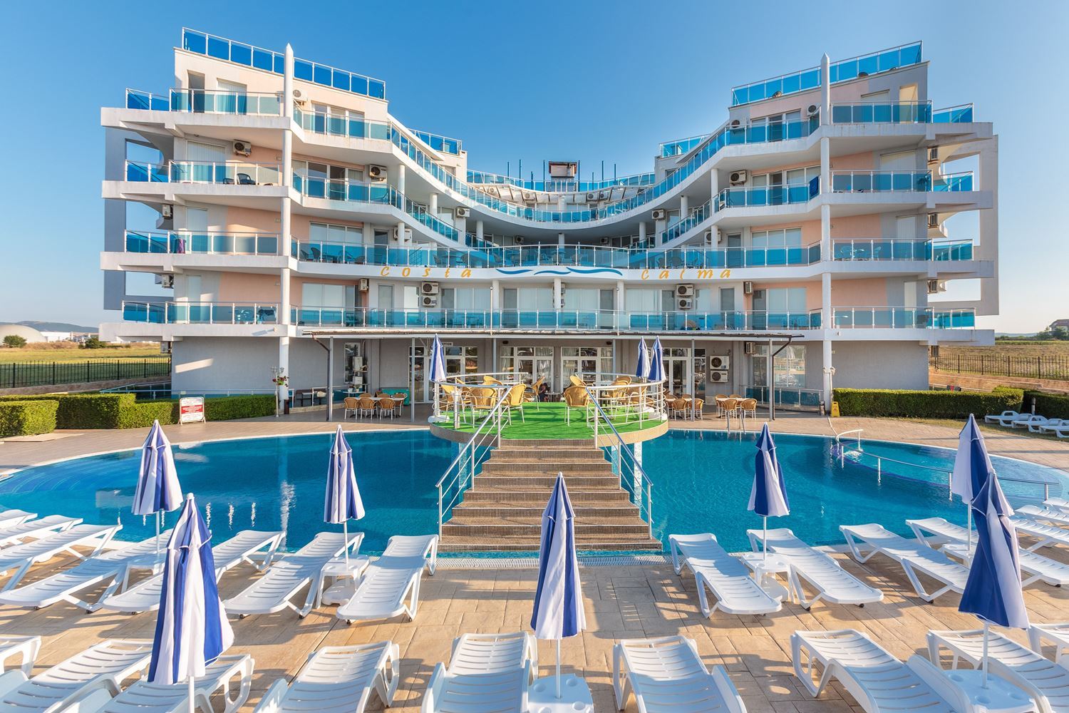 First Line with a Beautiful Sea Panorama – Spacious One-Bedroom Apartment with Two Terraces