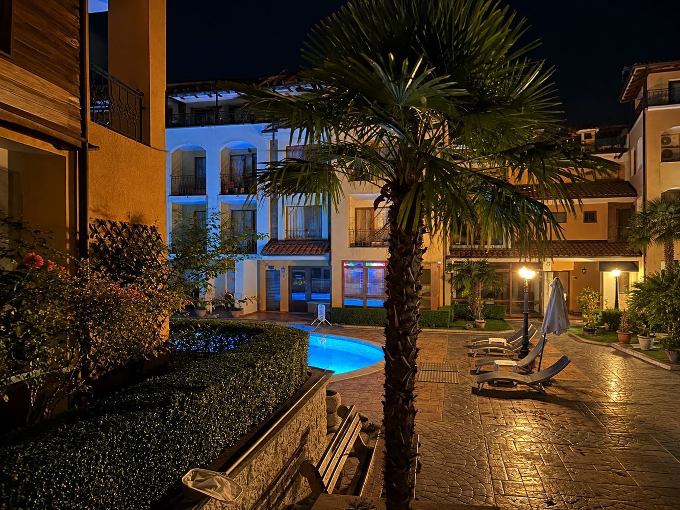Sveti Vlas: Stylish South-Facing Studio in a Complex with a Swimming Pool and Act 16