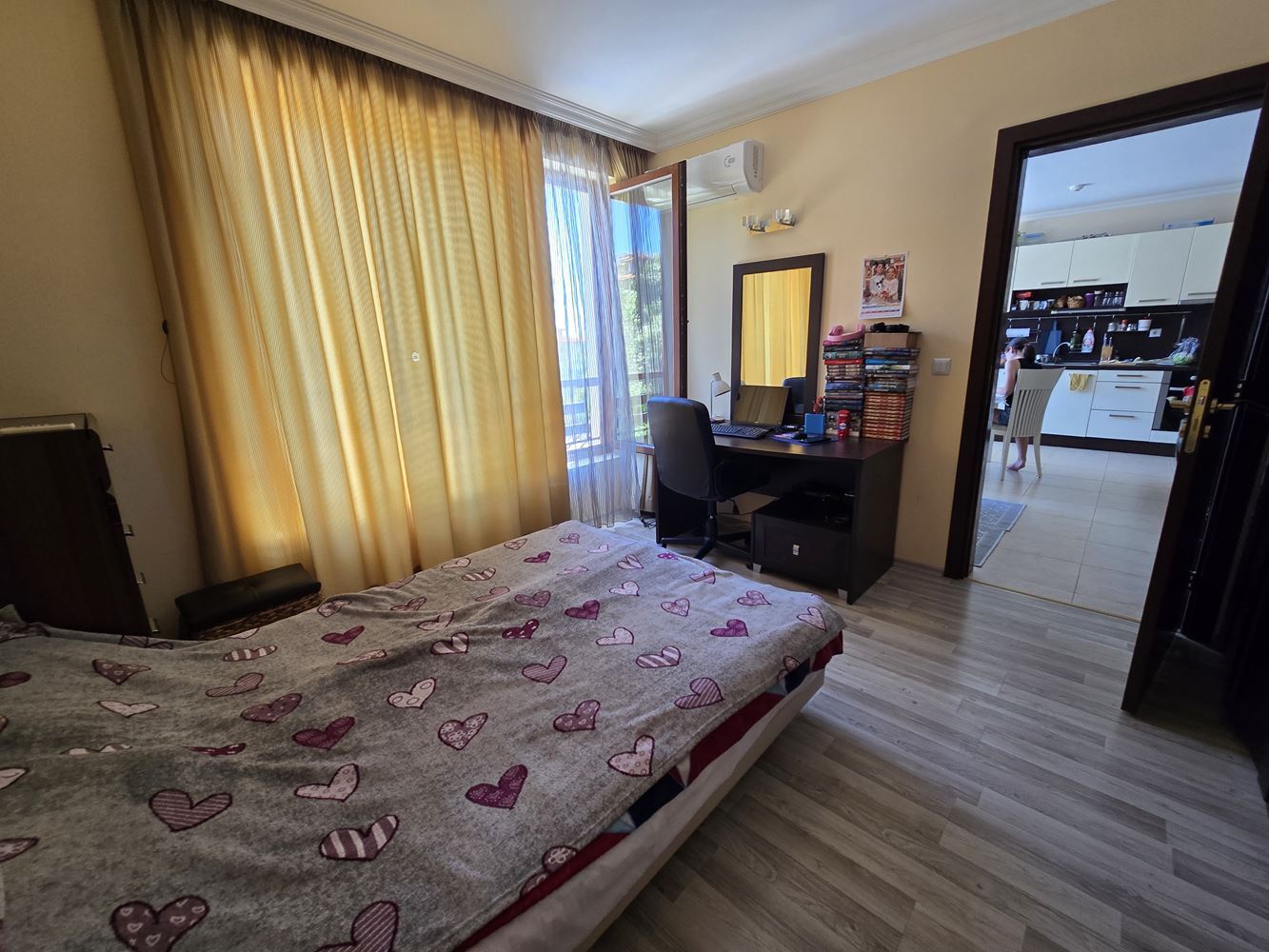 One-bedroom apartment in Sveti Vlas with direct access to the swimming pool – a quiet place for living and relaxation