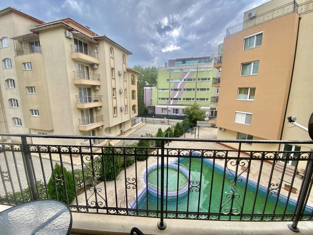 Excellent studio with pool view in Sunny Beach – ready for living or investment