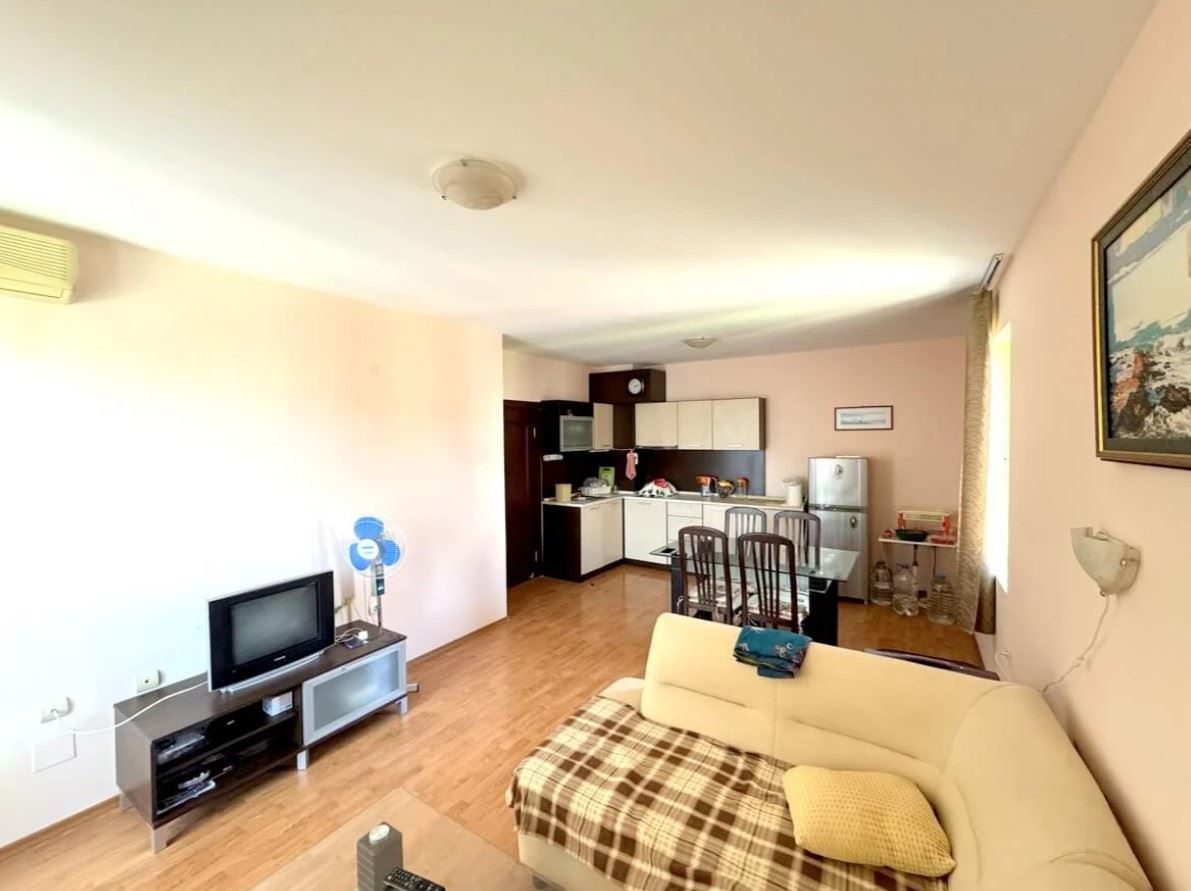 Spacious One-Bedroom Apartment 200 Meters from the Sea in Ravda – Comfortable Home by the Coast