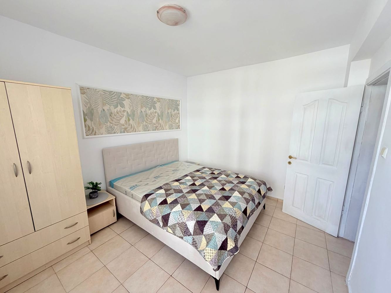 Three-room apartment with southern exposure and pool view in Sunny Beach