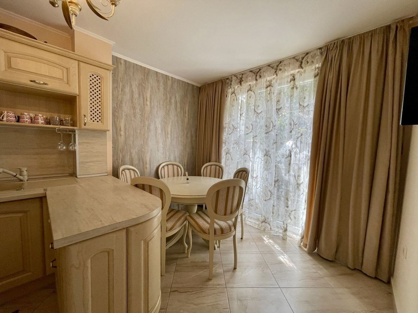 Luxury Maisonette with Garden in an Elite Complex – Comfort and Relaxation Near the Sea