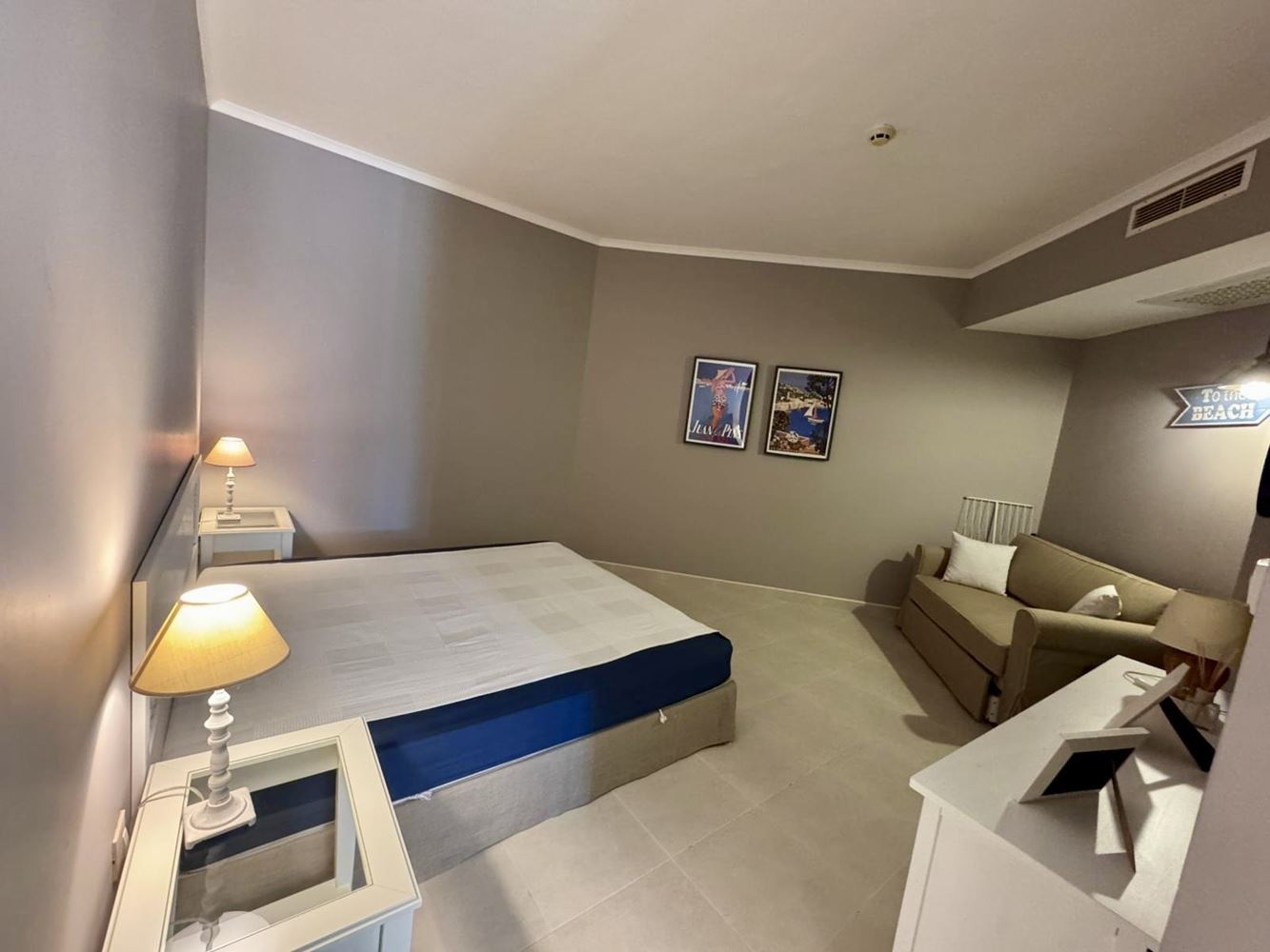 Luxury one-bedroom apartment in a prestigious first-line complex – comfort, style, and endless amenities