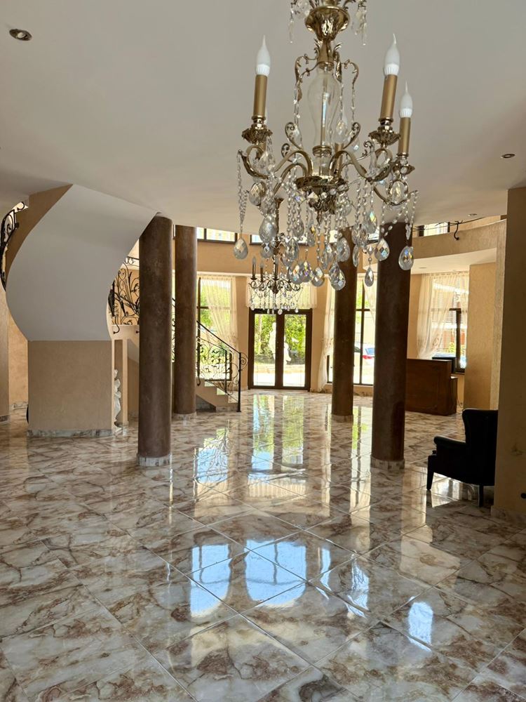 Luxury duplex apartment with spacious veranda and pool view in Sveti Vlas