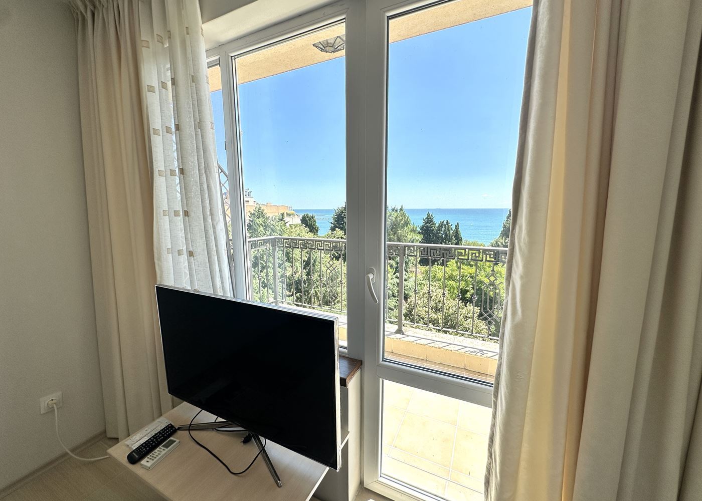 One-bedroom apartment on the first line with panoramic sea view in Nessebar