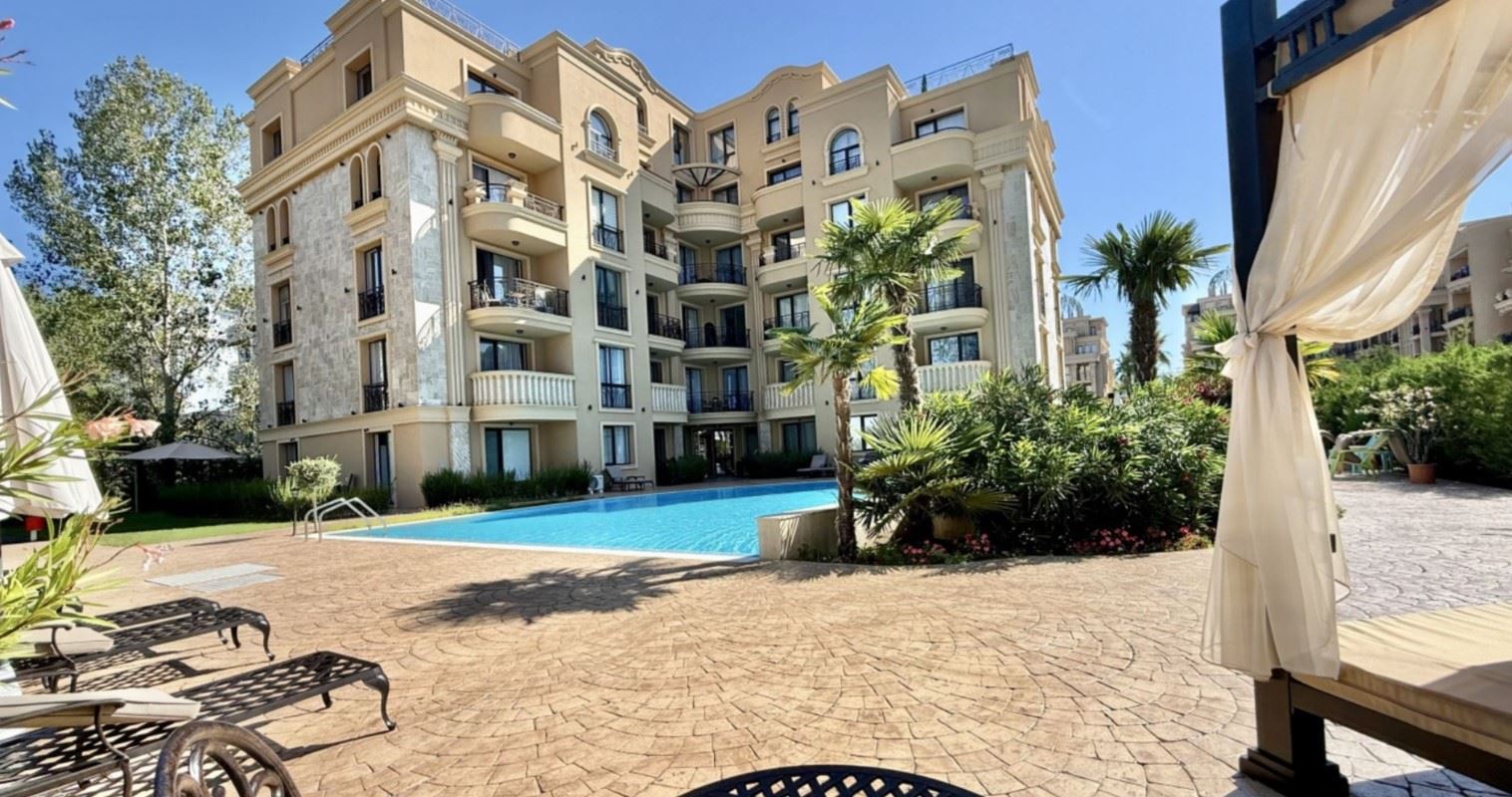 Penthouse with an impressive terrace and panoramic view – style and space on the top floor