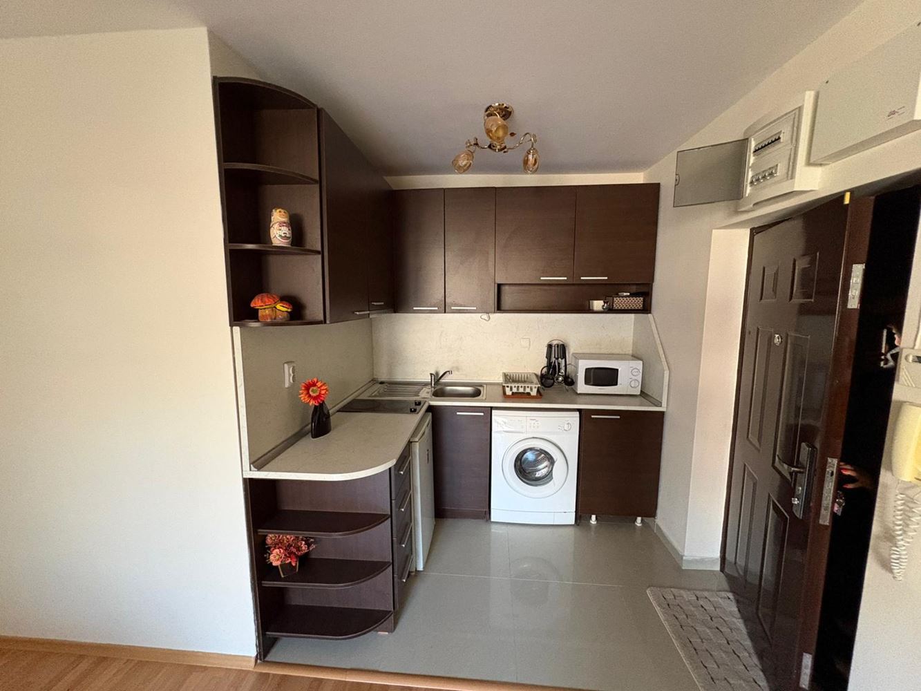 Spacious studio in the heart of Pomorie Old Town – just steps from the sea