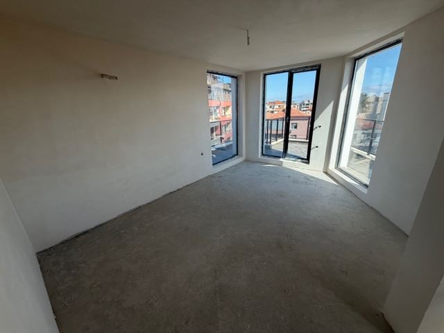 Spacious two-bedroom apartment with sea view in Sarafovo – ready to move in with Act 16