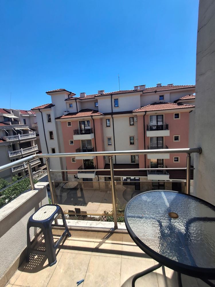 Studio 50 meters from the sea in Ravda, no maintenance fee, in an area suitable for year-round living