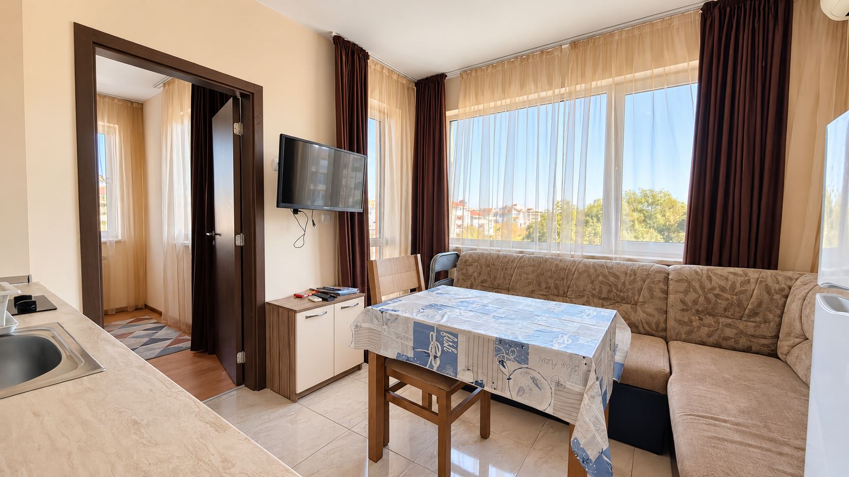 Cosy Small One-Bedroom Apartment in a Complex with a Swimming Pool and 24-Hour Security