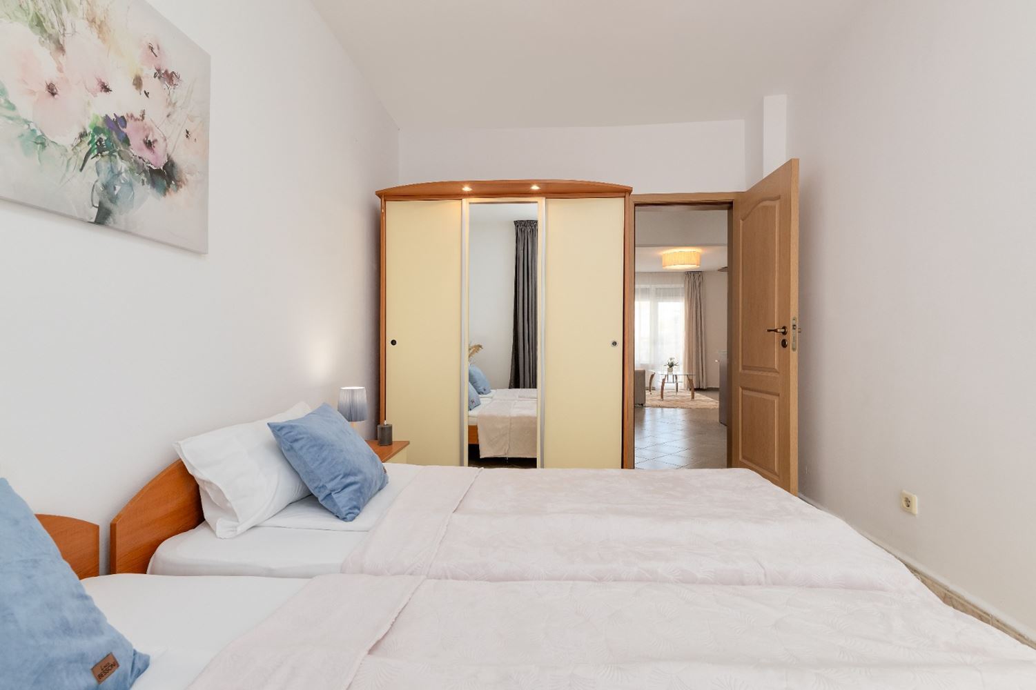 Spacious Apartment with Pool View in Sunny Beach – An Excellent Choice for Holidays and Investment