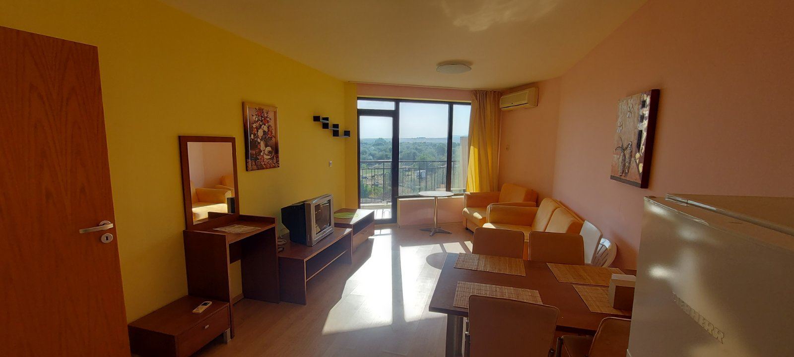 Spacious One-Bedroom Apartment in a Complex with a Swimming Pool and Excellent Amenities in Sunny Beach