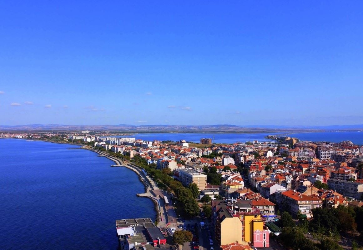 Studio apartment in the new part of Pomorie – an excellent opportunity in a building with no maintenance fee