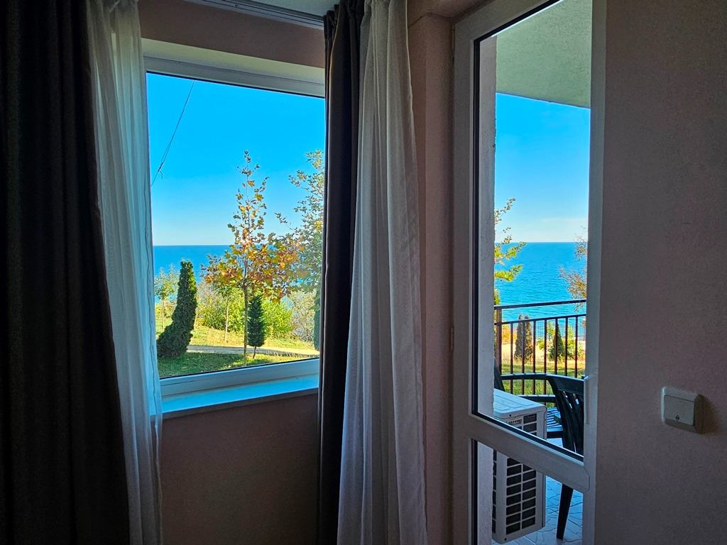 First line in Sveti Vlas – spacious apartment with two bedrooms and excellent infrastructure