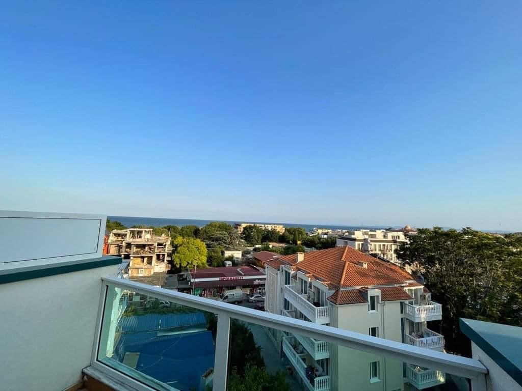Panoramic two-bedroom apartment with sea view in Ravda – light, space and low maintenance fee