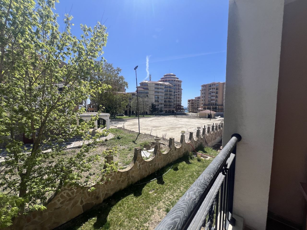 Cozy studio in the heart of Elenite – just minutes from the beach, in a gated complex with a pool and excellent amenities