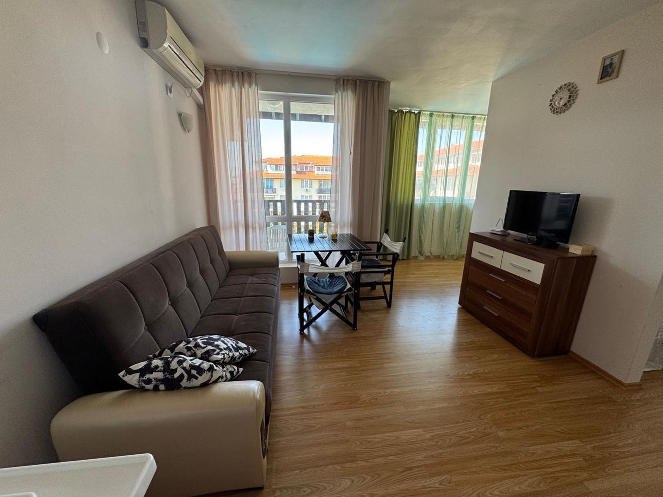 Spacious studio with sea view and separate sleeping area in Aheloy