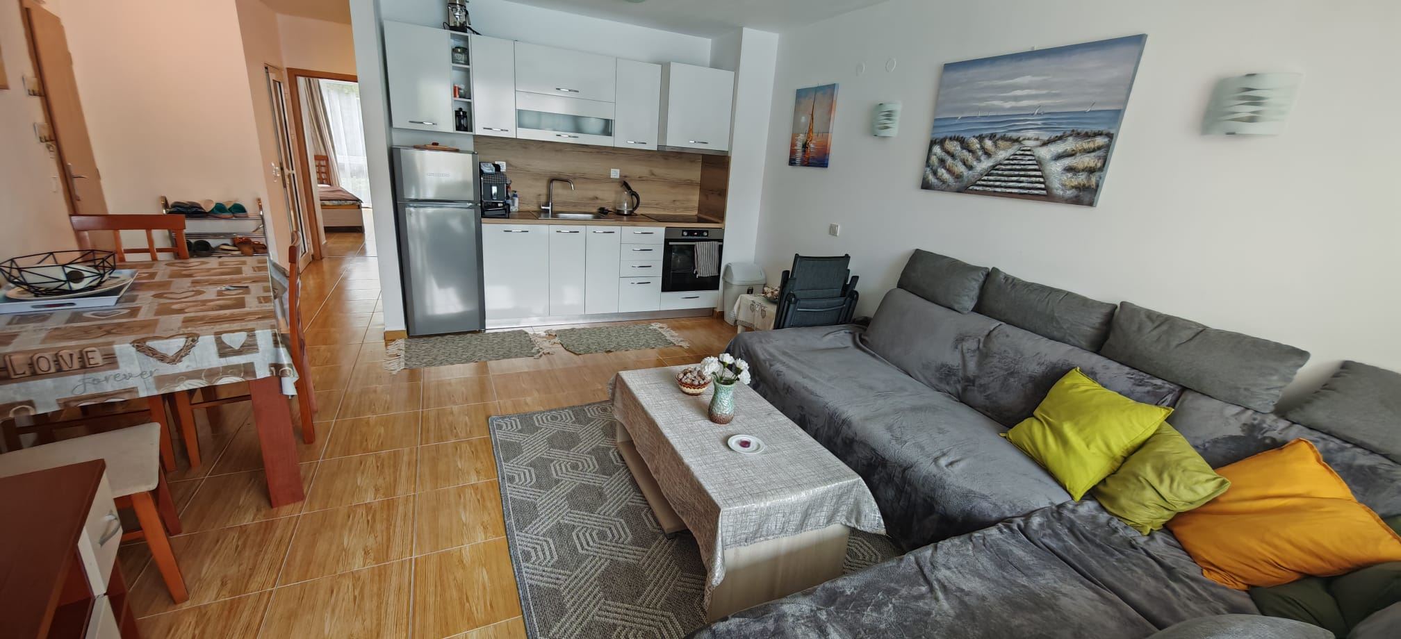 Spacious two-bedroom apartment with pool view and excellent amenities in the complex