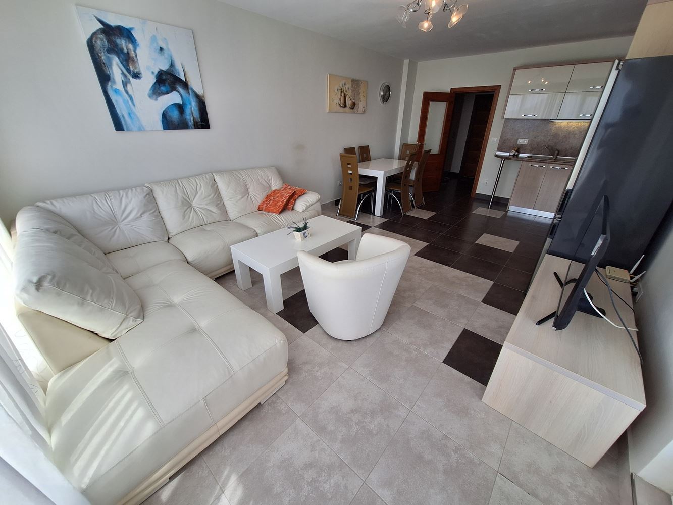 Spacious two-bedroom apartment with parking space only 200 meters from the sea in Sveti Vlas