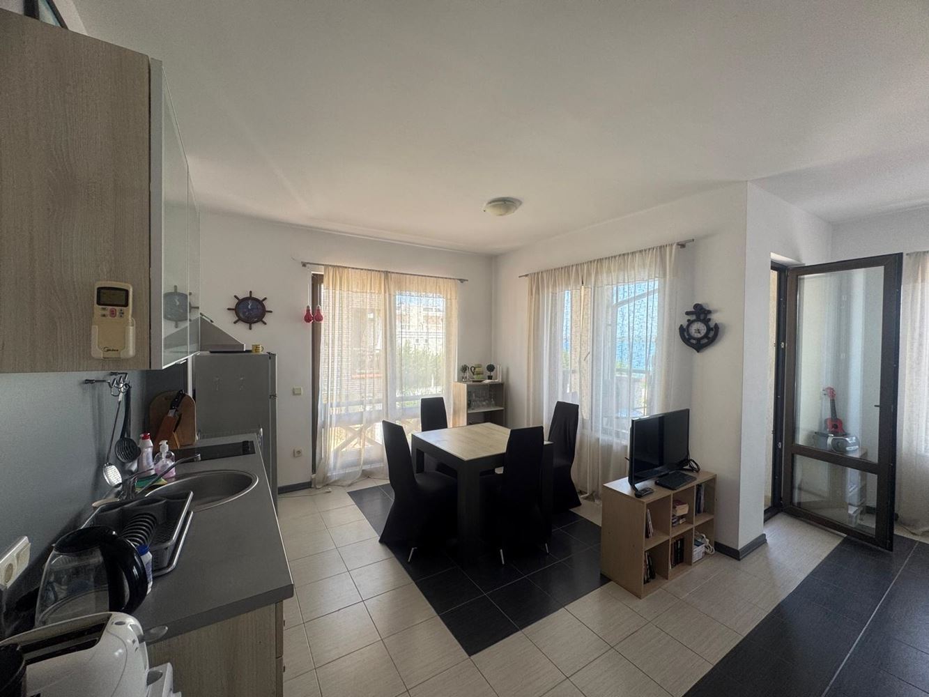 Dream home by the sea – two-bedroom apartment with an excellent location and amenities