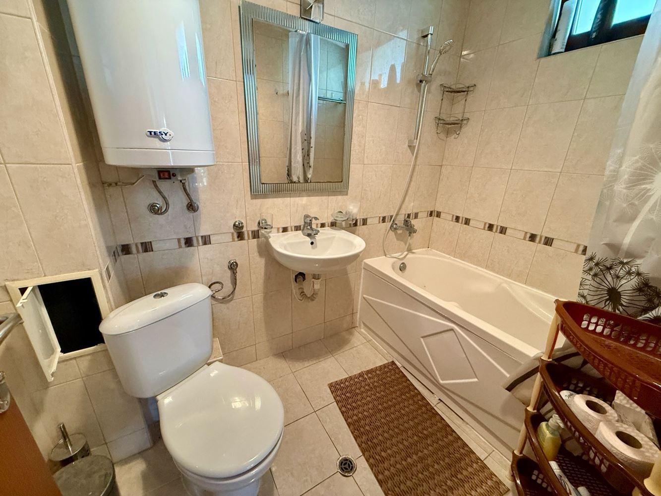 Cozy One-Bedroom Apartment with a Garden and Excellent Amenities in the Sunny Beach Area