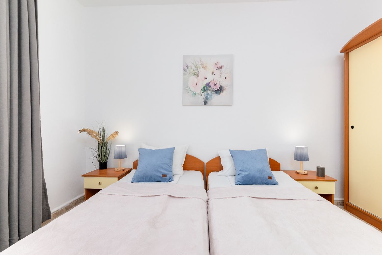 Spacious Apartment with Pool View in Sunny Beach – An Excellent Choice for Holidays and Investment
