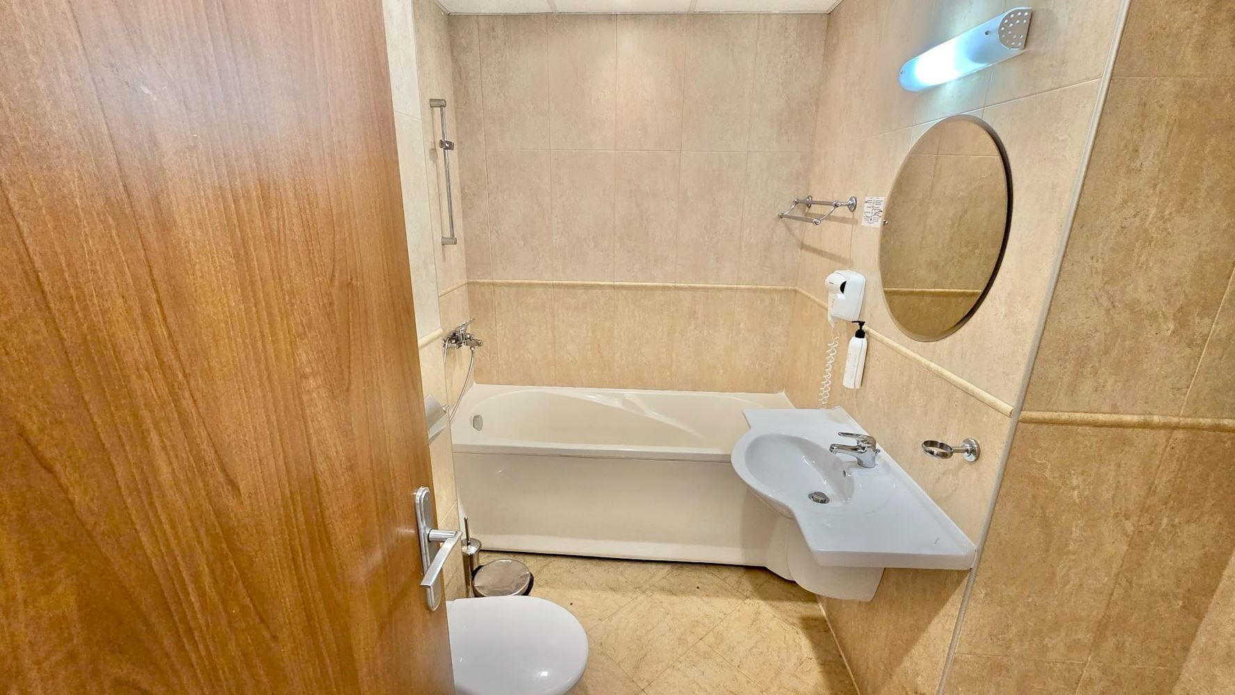 One-Bedroom Apartment near Cacao Beach with Pool View – Documents Ready and Excellent Investment Potential