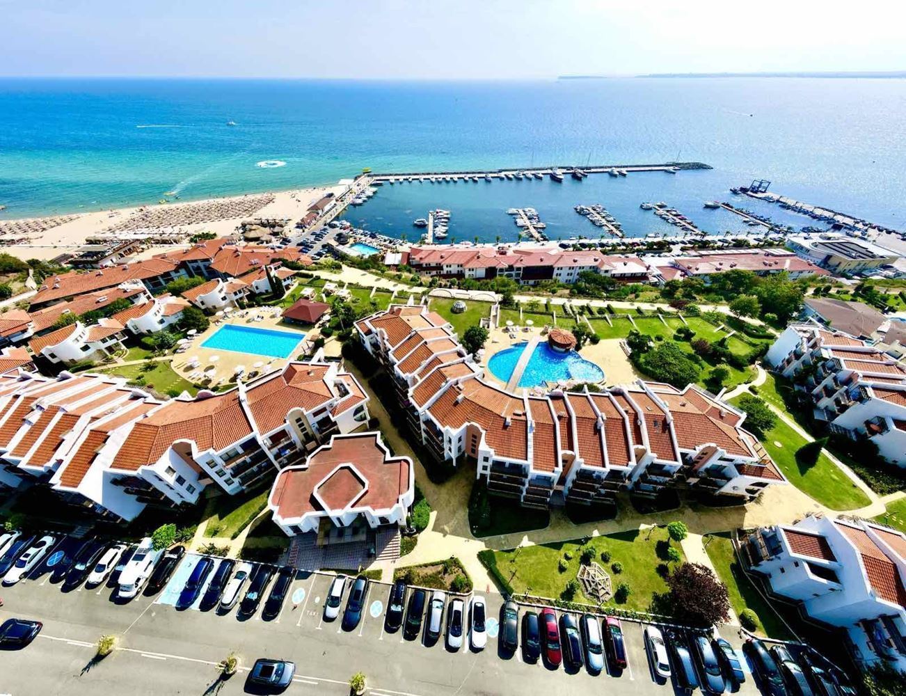 Your Seaside Oasis on the First Line in Sveti Vlas