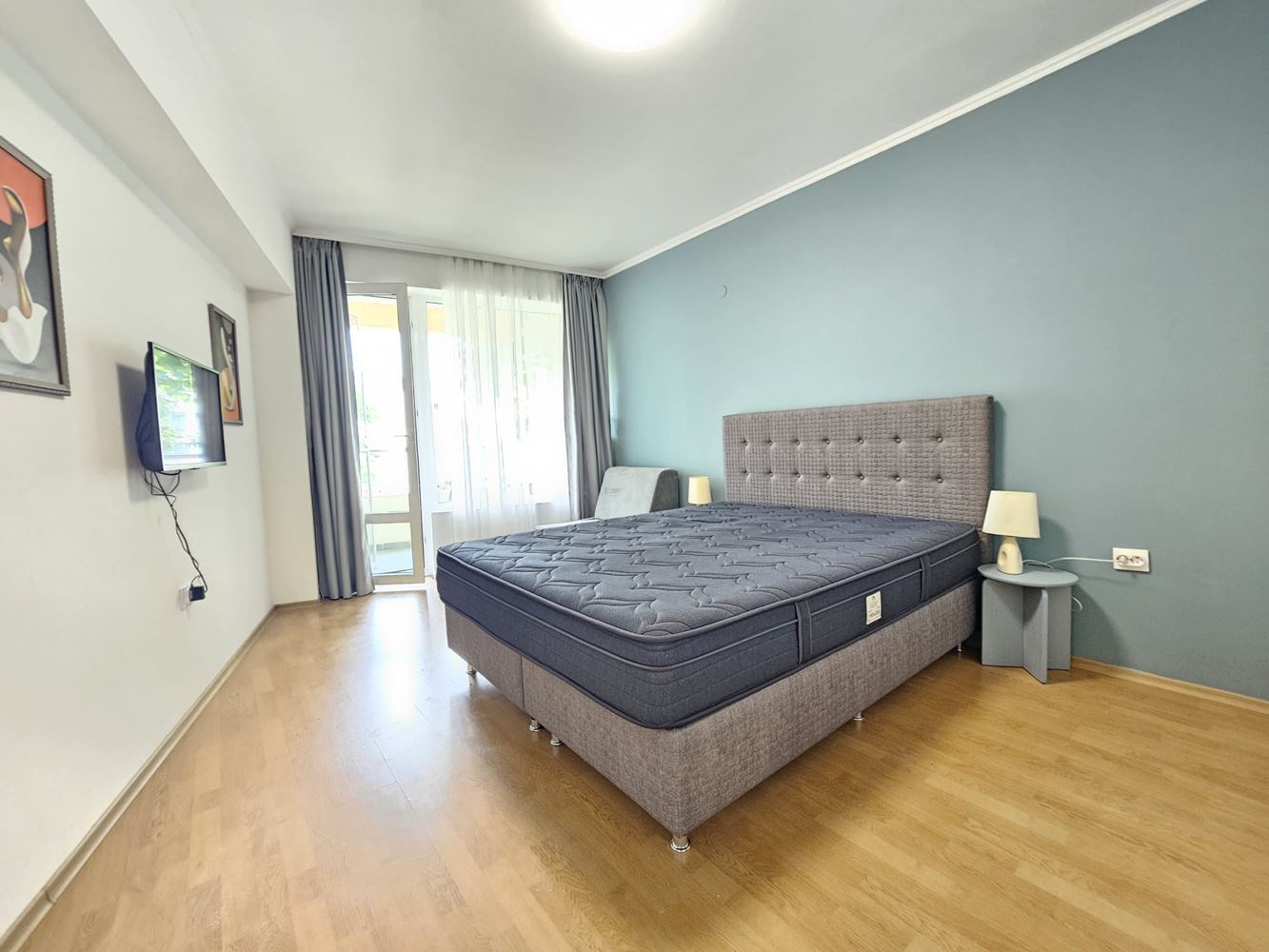 Only 100 meters from the sea! Spacious one-bedroom apartment overlooking the pool in one of the most sought-after complexes in Sunny Beach