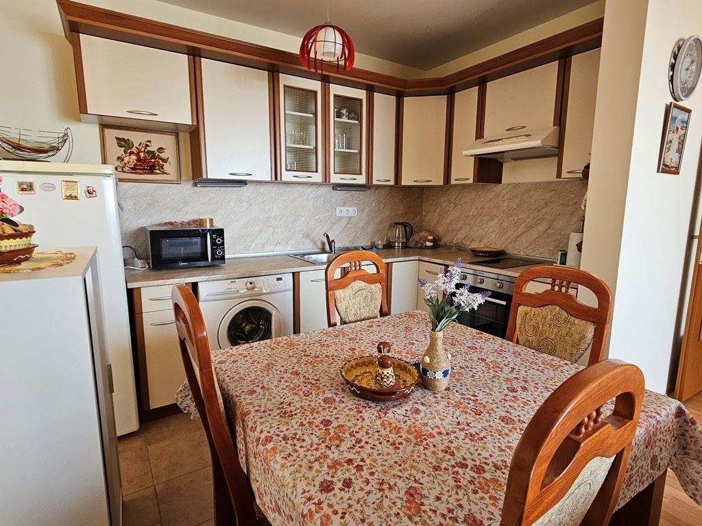 Sveti Vlas, beachfront – panoramic one-bedroom apartment with sea view from every room