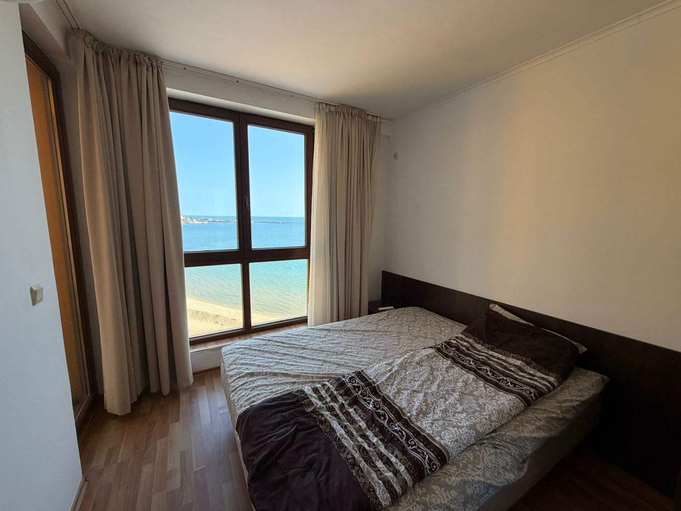 Three-room Apartment with Direct Sea Views on the First Line in Nessebar