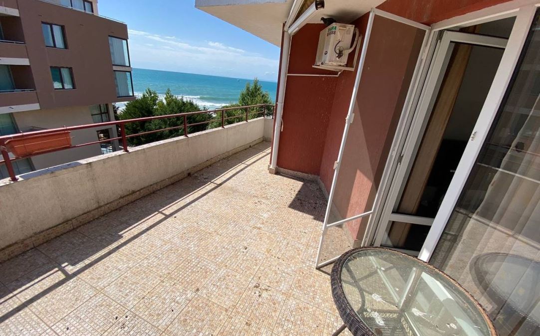 Two-bedroom apartment with sea view on the first line in Elenite – comfort, nature, and tranquility