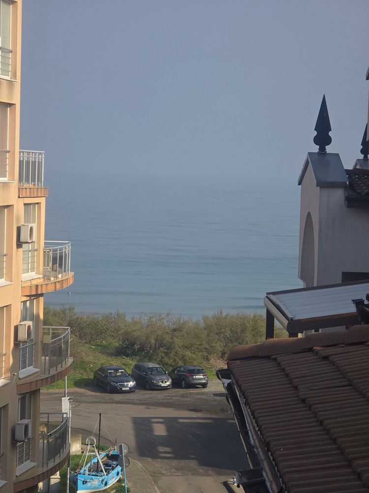 Spacious three-room apartment with sea view in Pomorie – 50 meters from the sea