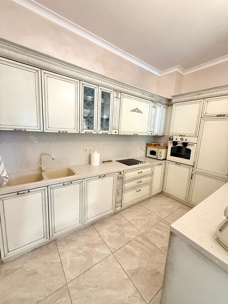 Luxury duplex apartment with spacious veranda and pool view in Sveti Vlas