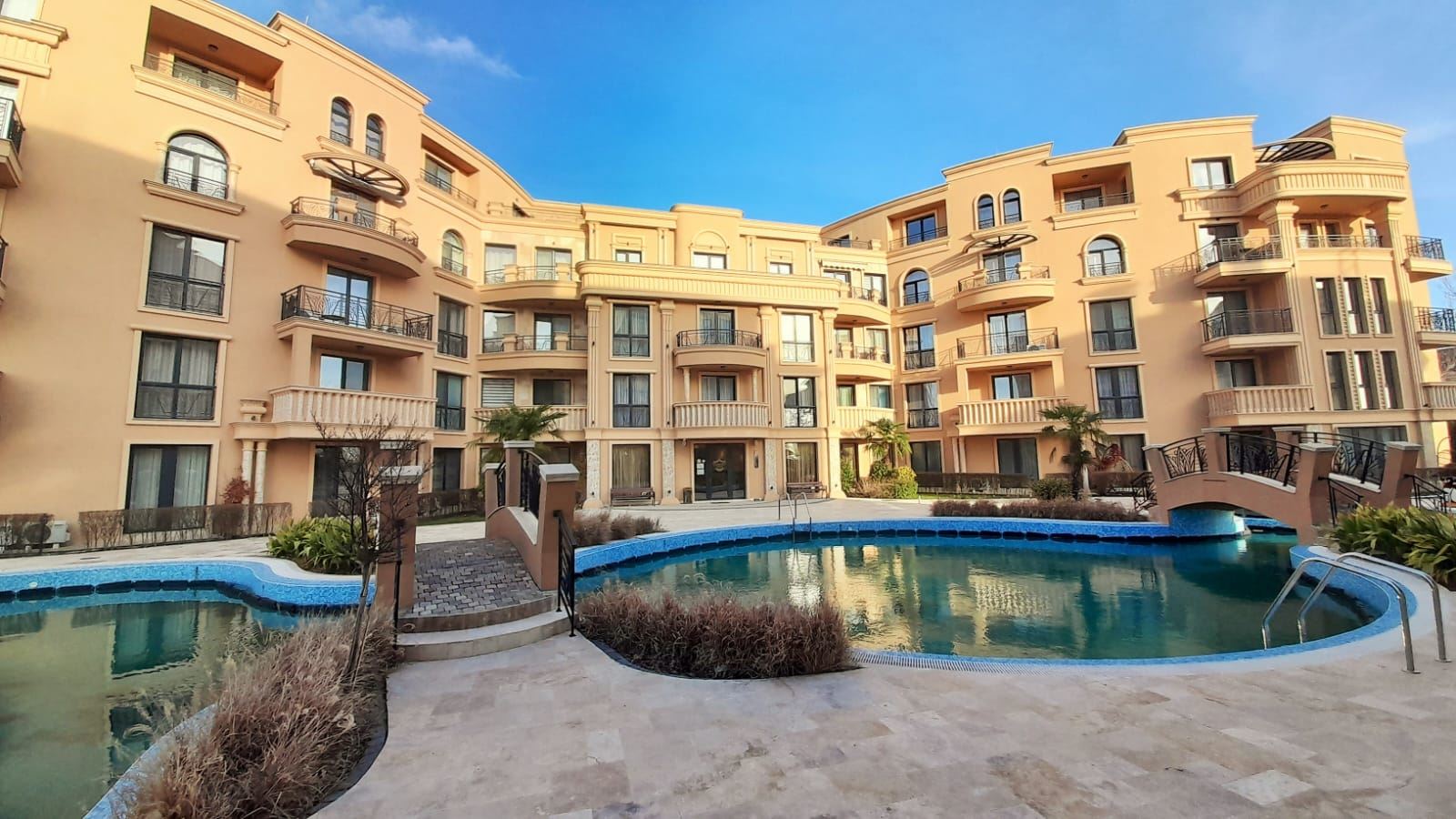 One-bedroom apartment in Sunny Beach – new complex, stylish furnishings and a peaceful green environment