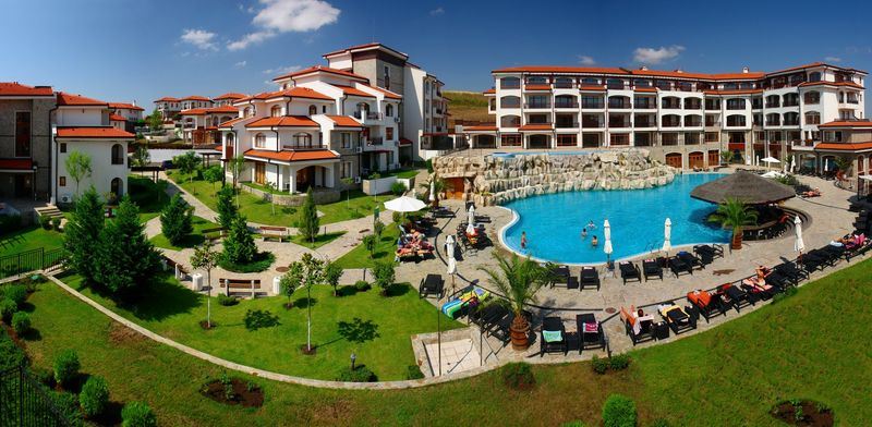 Attractive one-bedroom apartment with pool view in Aheloy