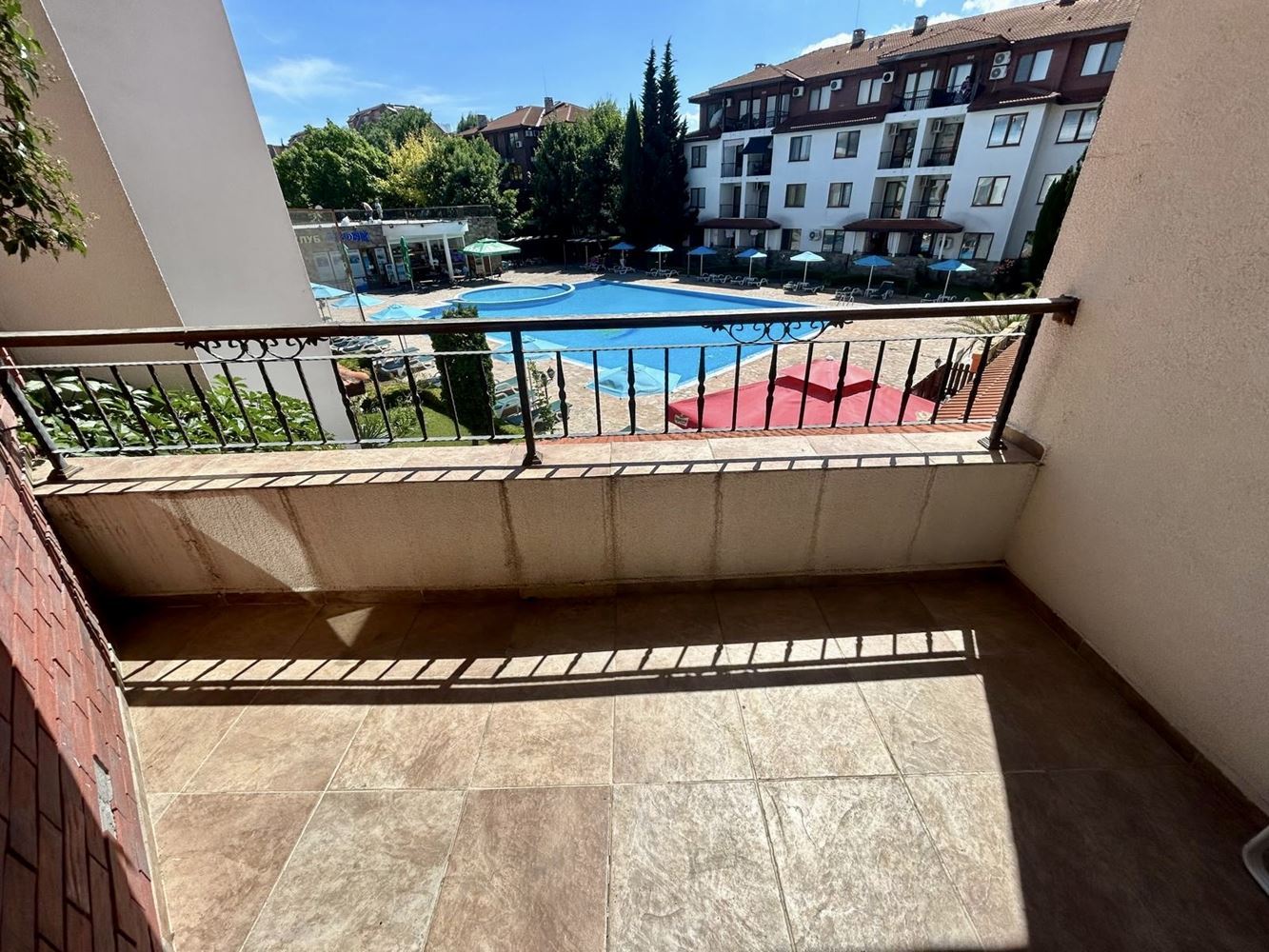 Spacious Two-Bedroom Apartment with Pool View in Nessebar