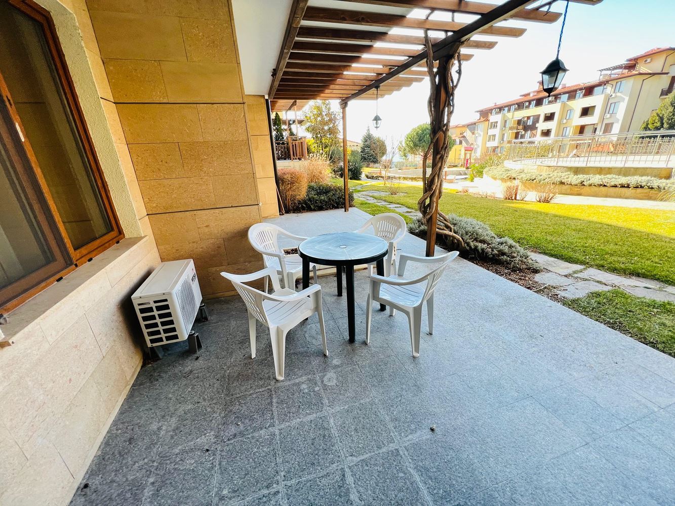 Spacious two-bedroom apartment with sea view in a luxury first-line complex in Sveti Vlas