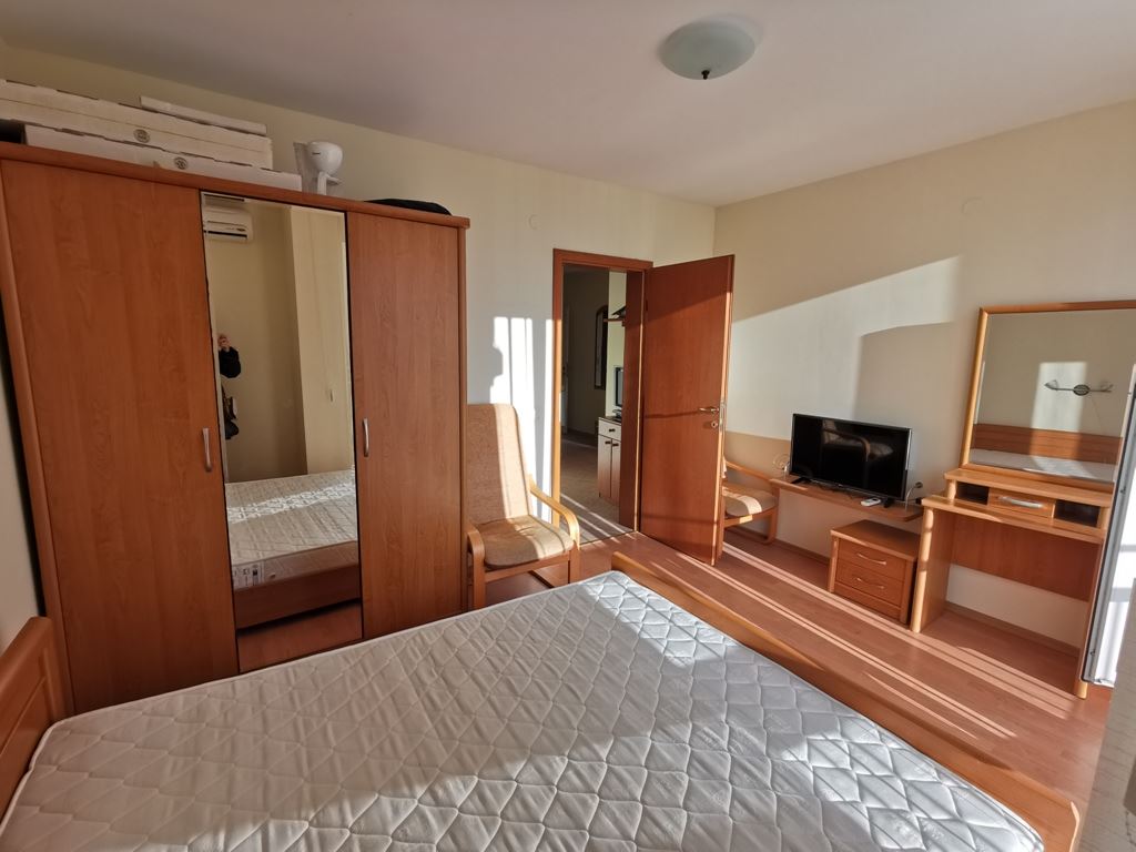 Two-bedroom apartment with sea panorama and private beach in a prestigious complex in Sveti Vlas