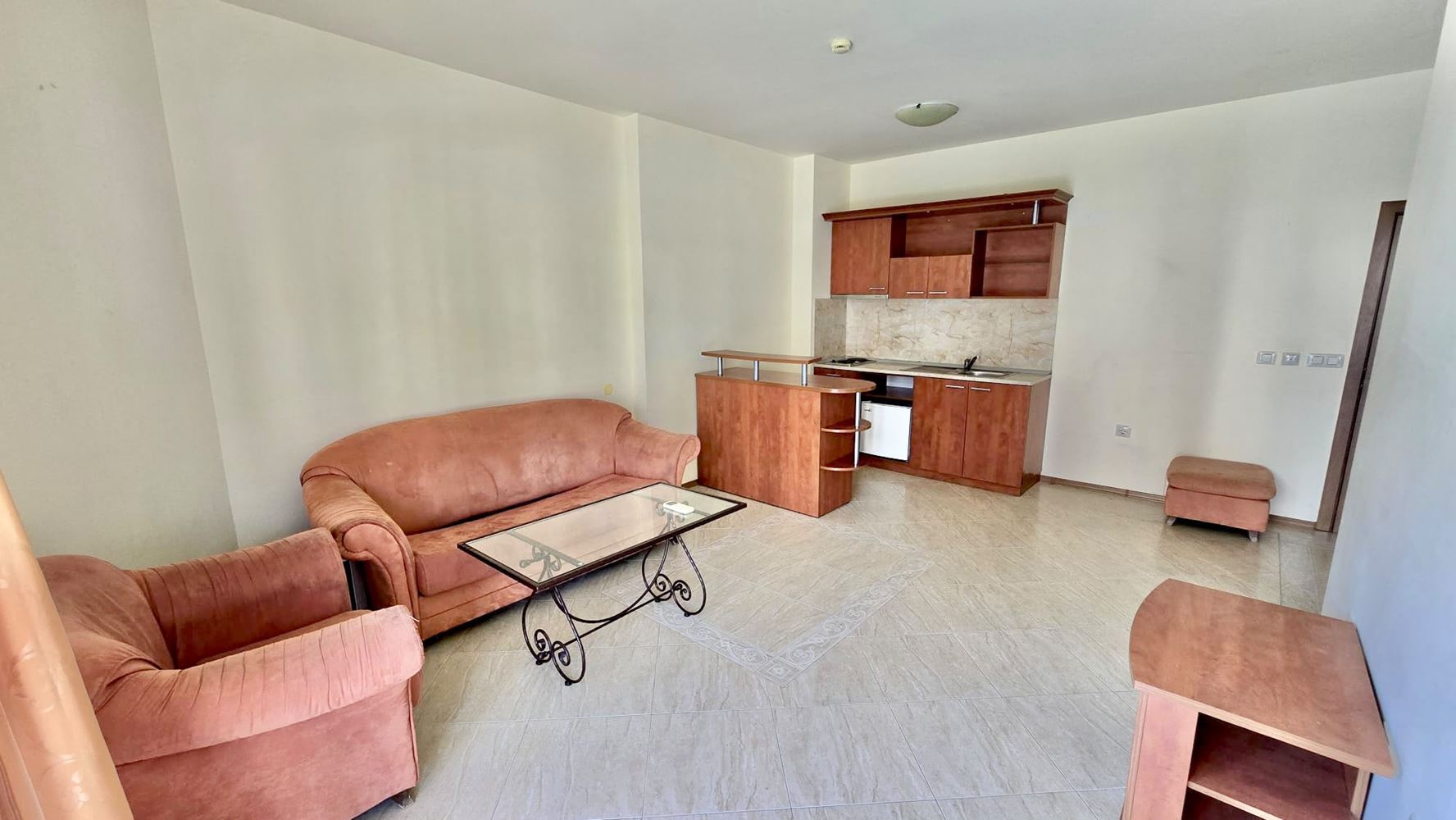 One-Bedroom Apartment near Cacao Beach with Pool View – Documents Ready and Excellent Investment Potential