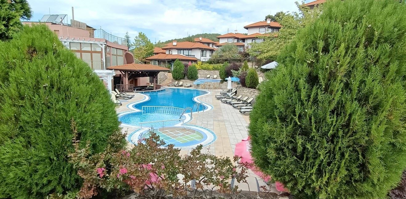 Spacious two-bedroom apartment with panoramic sea and mountain views – comfort, style, and tranquility surrounded by nature