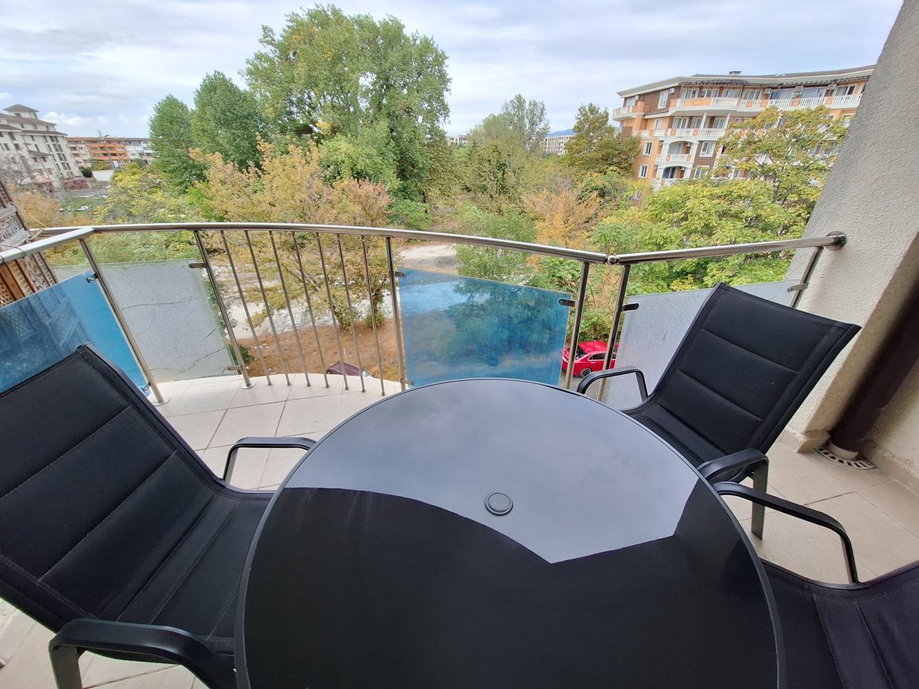 Spacious and Fully Furnished One-Bedroom Apartment Near the Beach